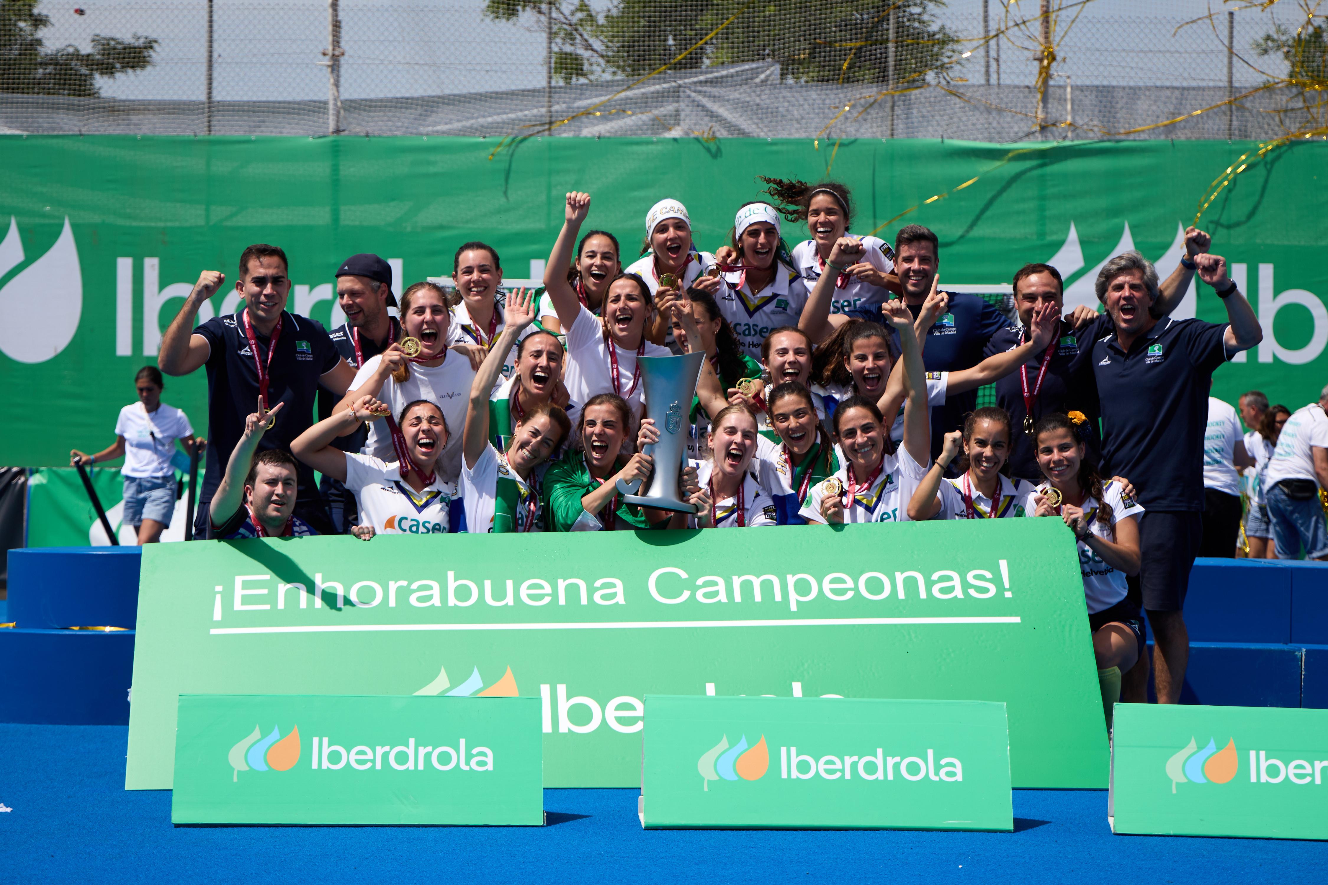 El Club de Campo femenino celebra el título de liga 24/25. Foto: Rfeh