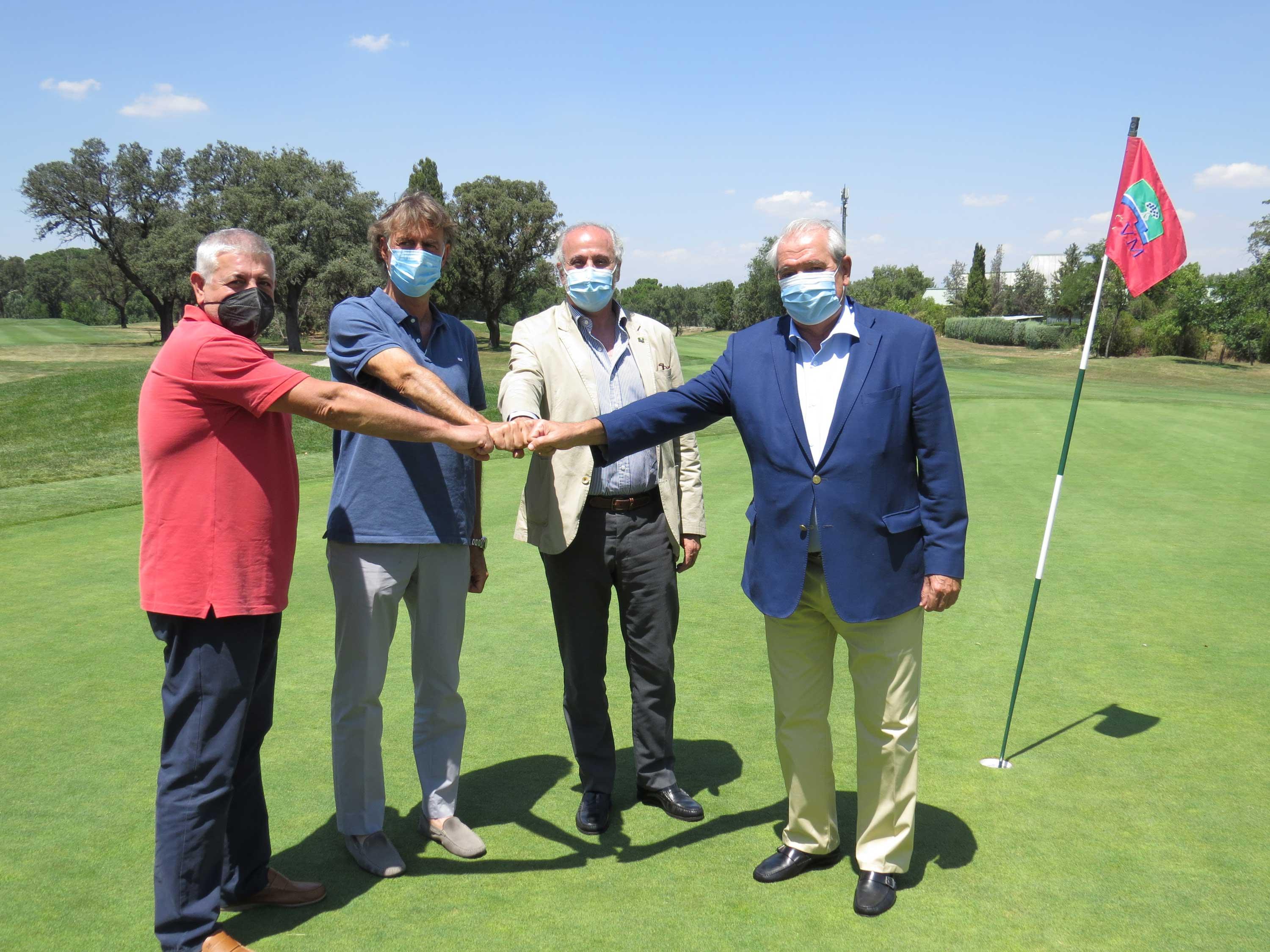 De izda. a dcha: Jaime López Arias (MTP), Gerard Tsobanian (MTP), Juan Carlos Vera Pró (CCVM) y Juan Guerrero-Burgos y Pereiro (RFEGOLF). Foto: CCVM