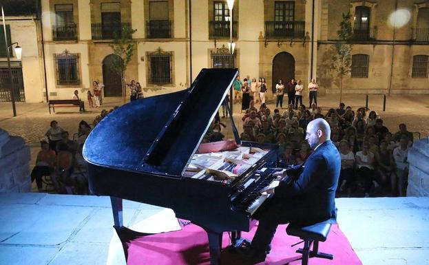 Actuación del pianista Juan Pablo Gamarro.