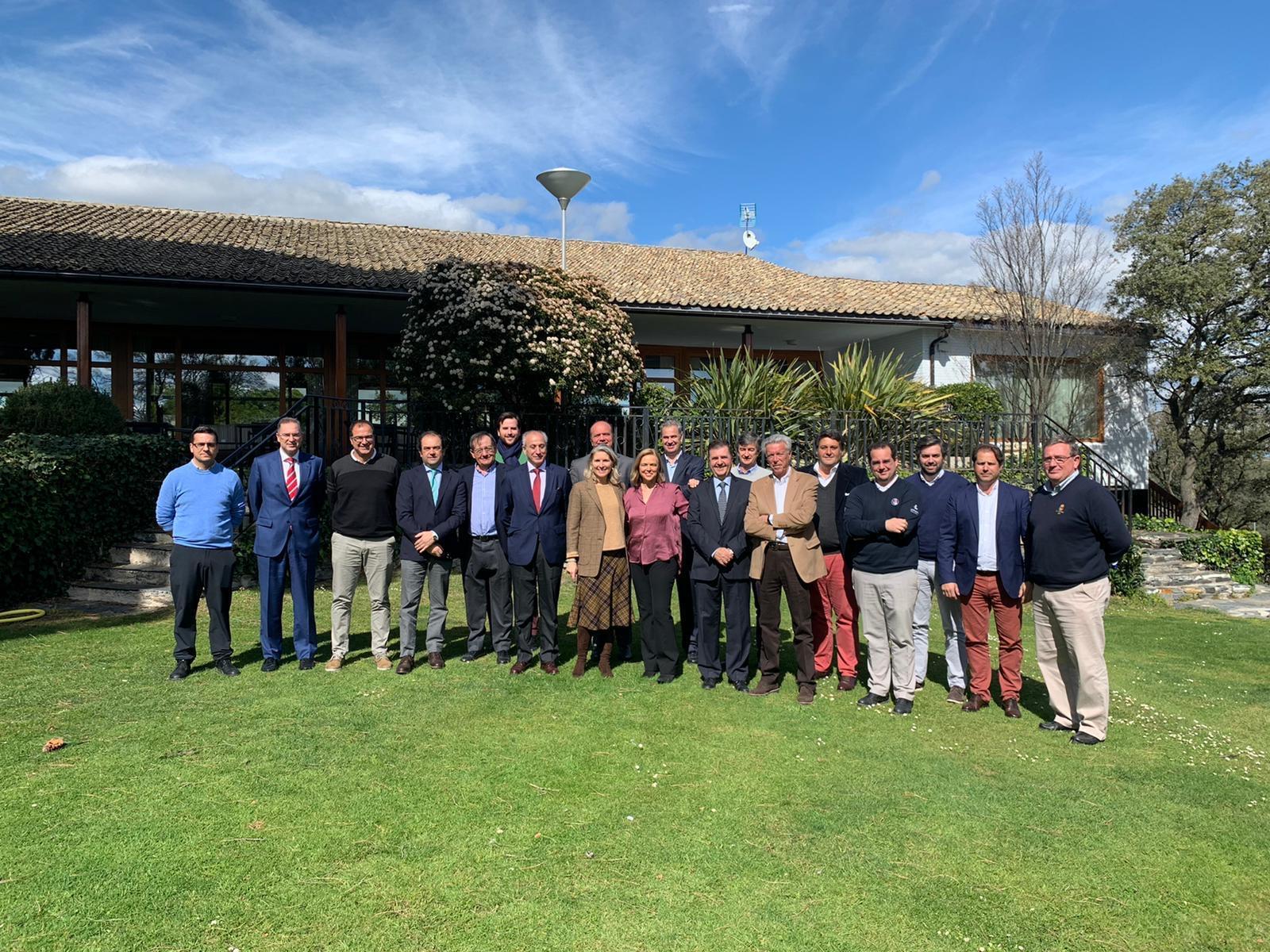 Participantes en la reunión con la AECG.