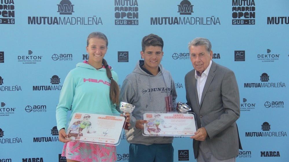 Aran Teixidó, Carles Antón y Manolo Santana en el Mutua Madrid Open Sub 16 de 2016