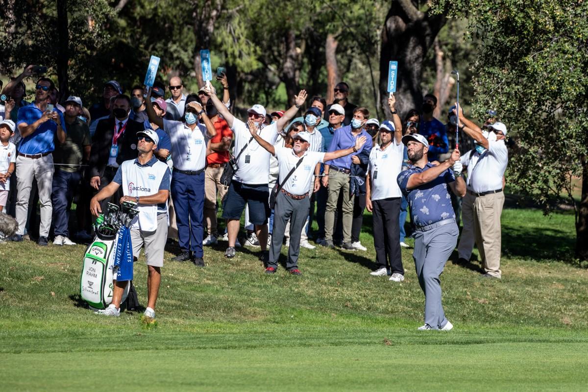 El número 1 del golf mundial, Jon Rahm, en acción. Foto: Miguel Ros / CCVM