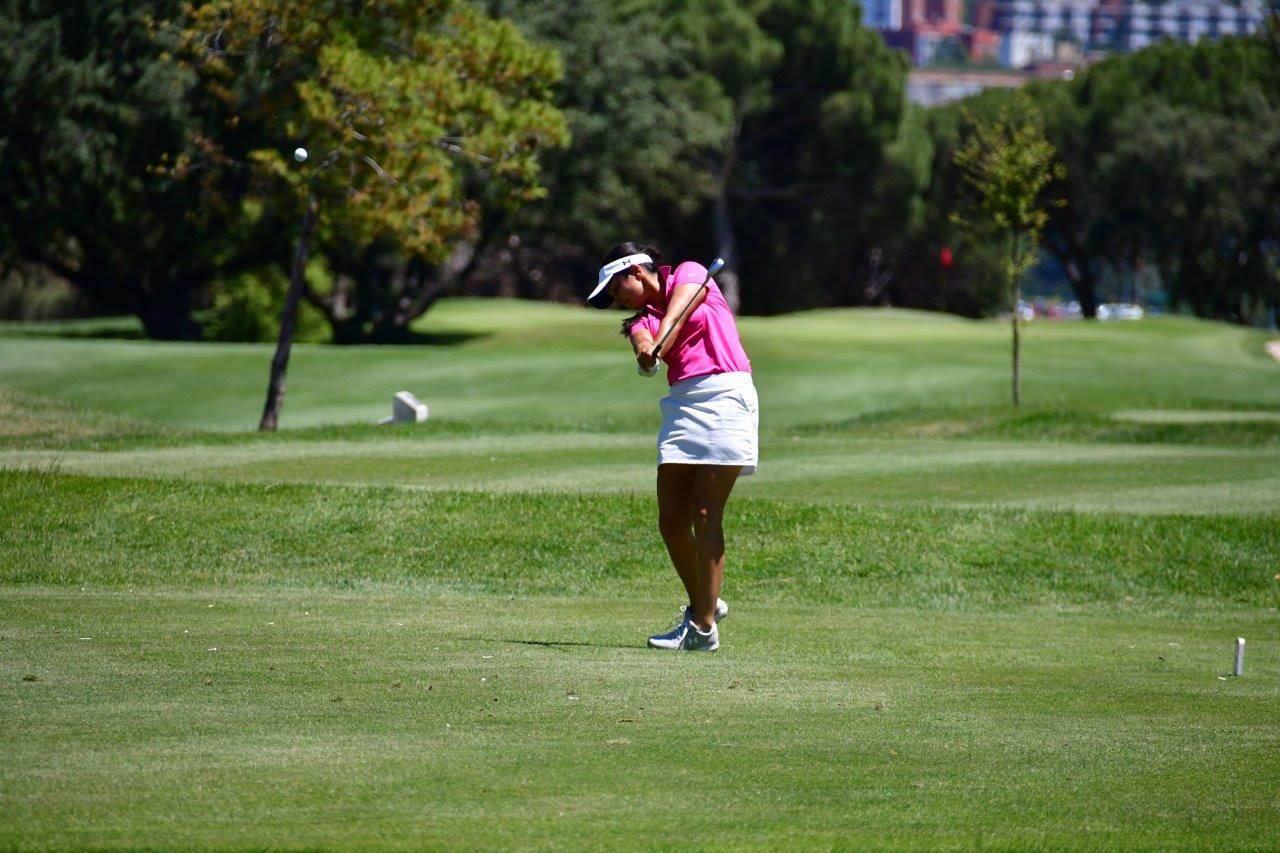 María Herráez ejecuta un golpe en el Campeonato de España.