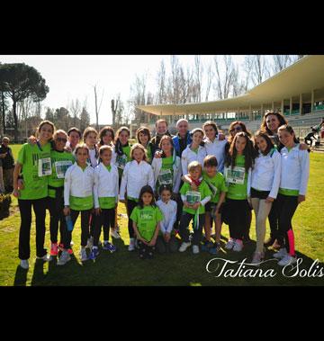 Los patinadores con el equipo directivo