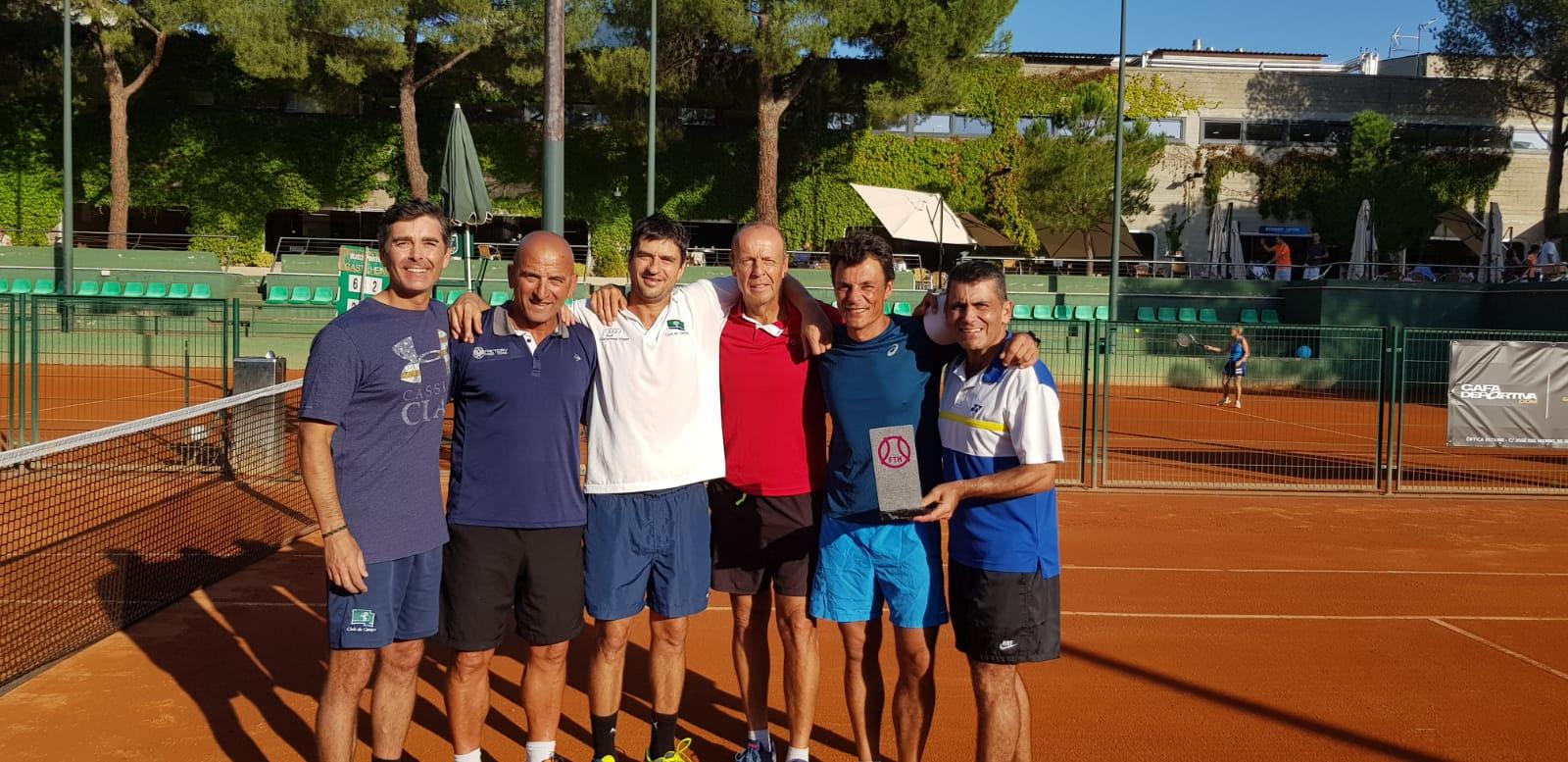 Imagen de grupo del equipo Campeón de Madrid +45 de tenis.