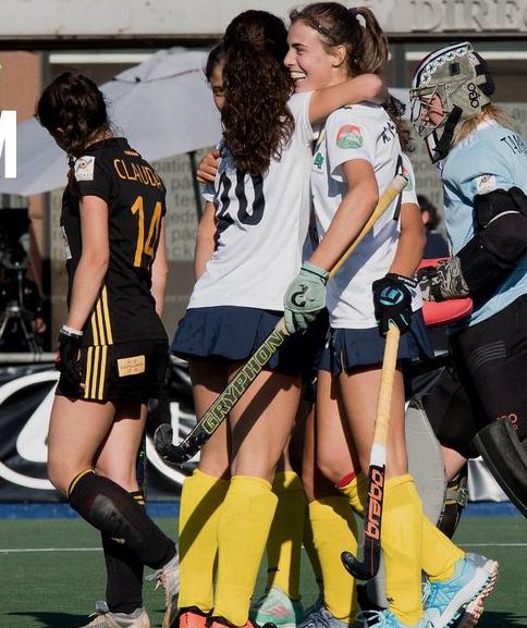 Las jugadoras del Club celebran un gol.