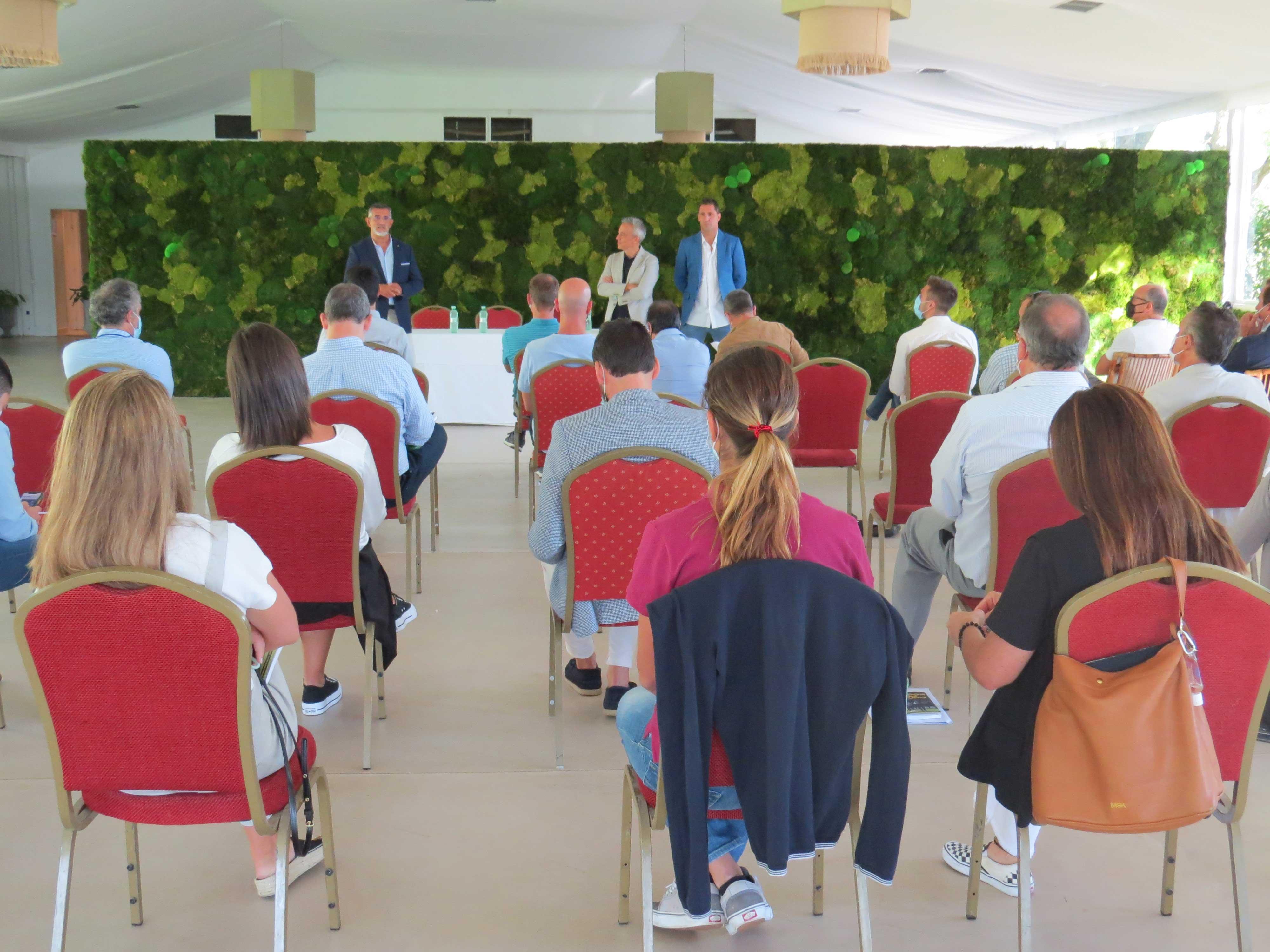 Conferencia sobre Equipos con futuro.