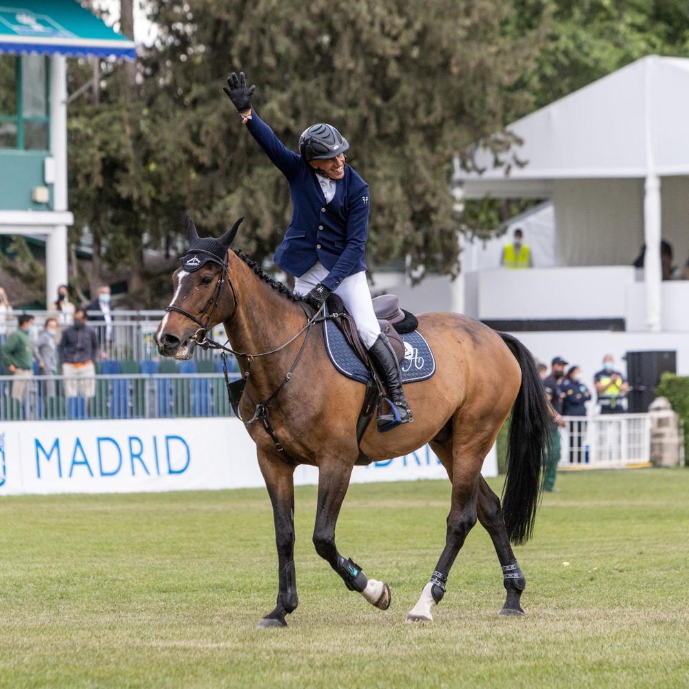 Olivier Robert celebra su victoria en el LGCT Gran Premio Madrid. Foto: Roberto Cuezva / CCVM