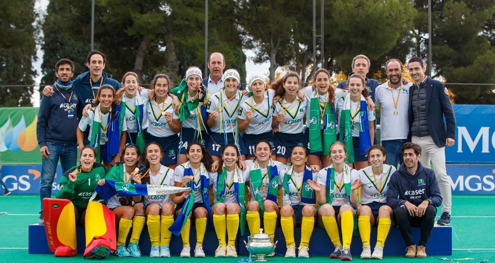 El Club de Campo femenino celebra la victoria en la Copa 2021. Foto: Rfeh