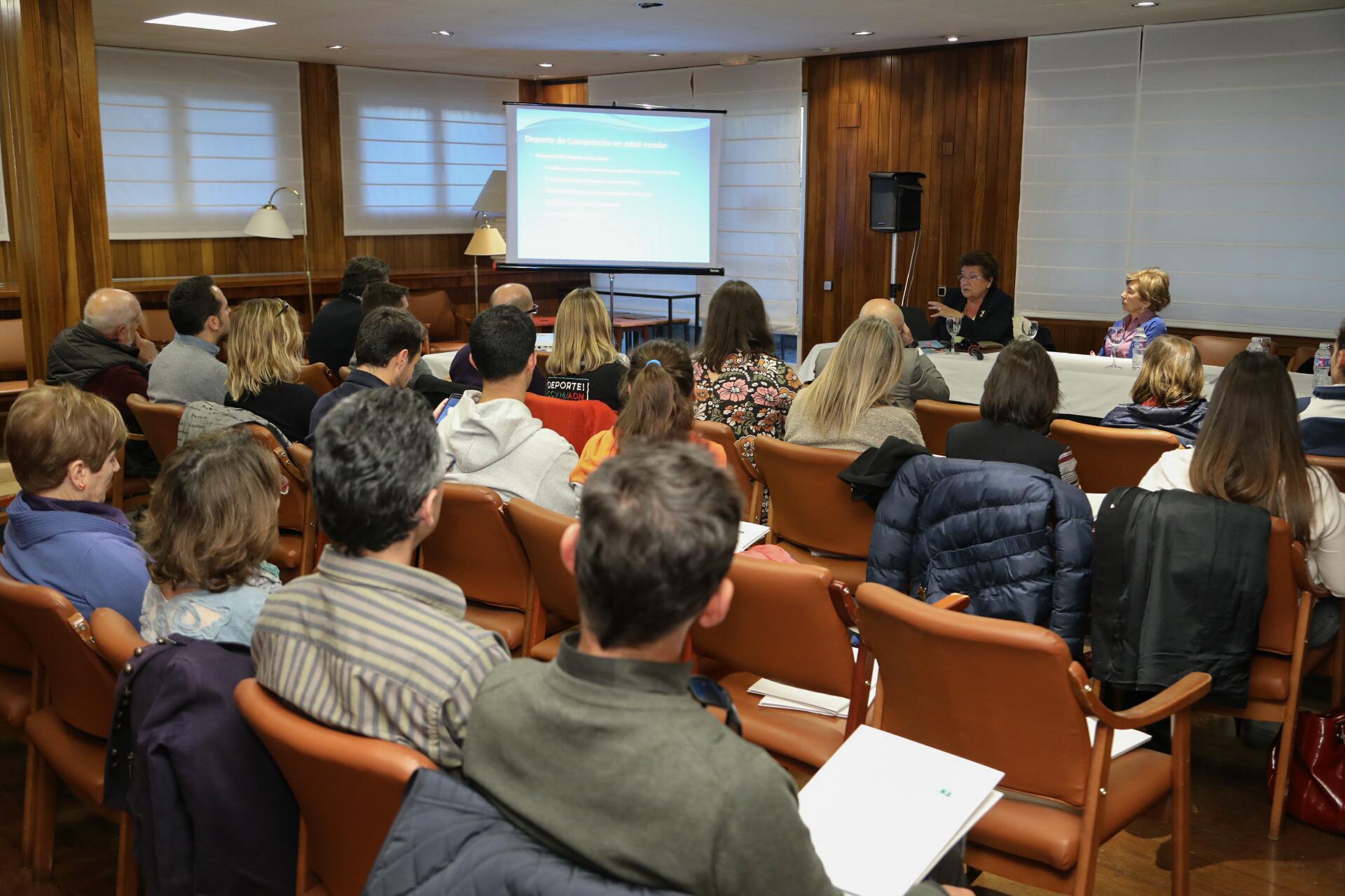 Lleno en la sala de Bridge en la inauguración del seminario. Foto: Miguel Ros