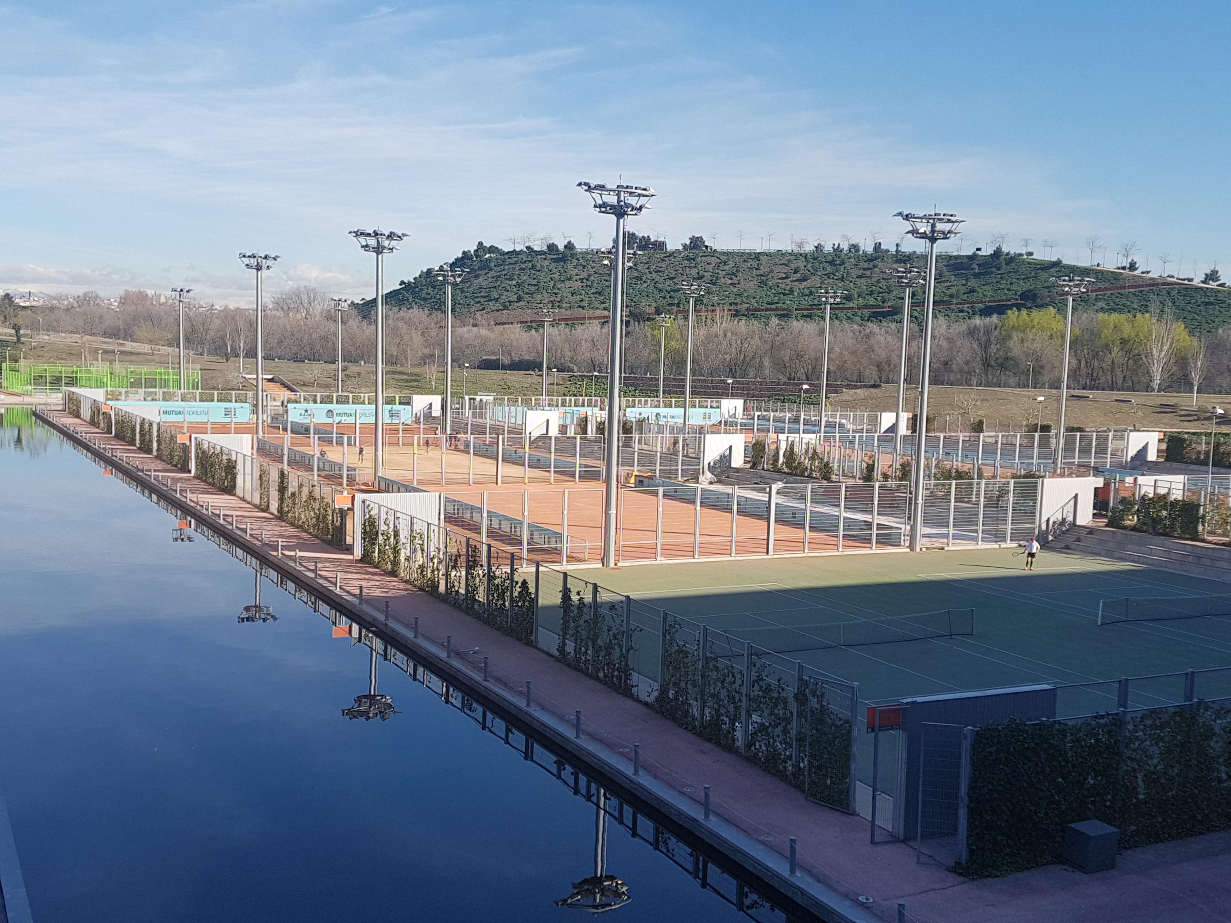 Visita a la Caja Mágica del personal de mantenimiento de tenis