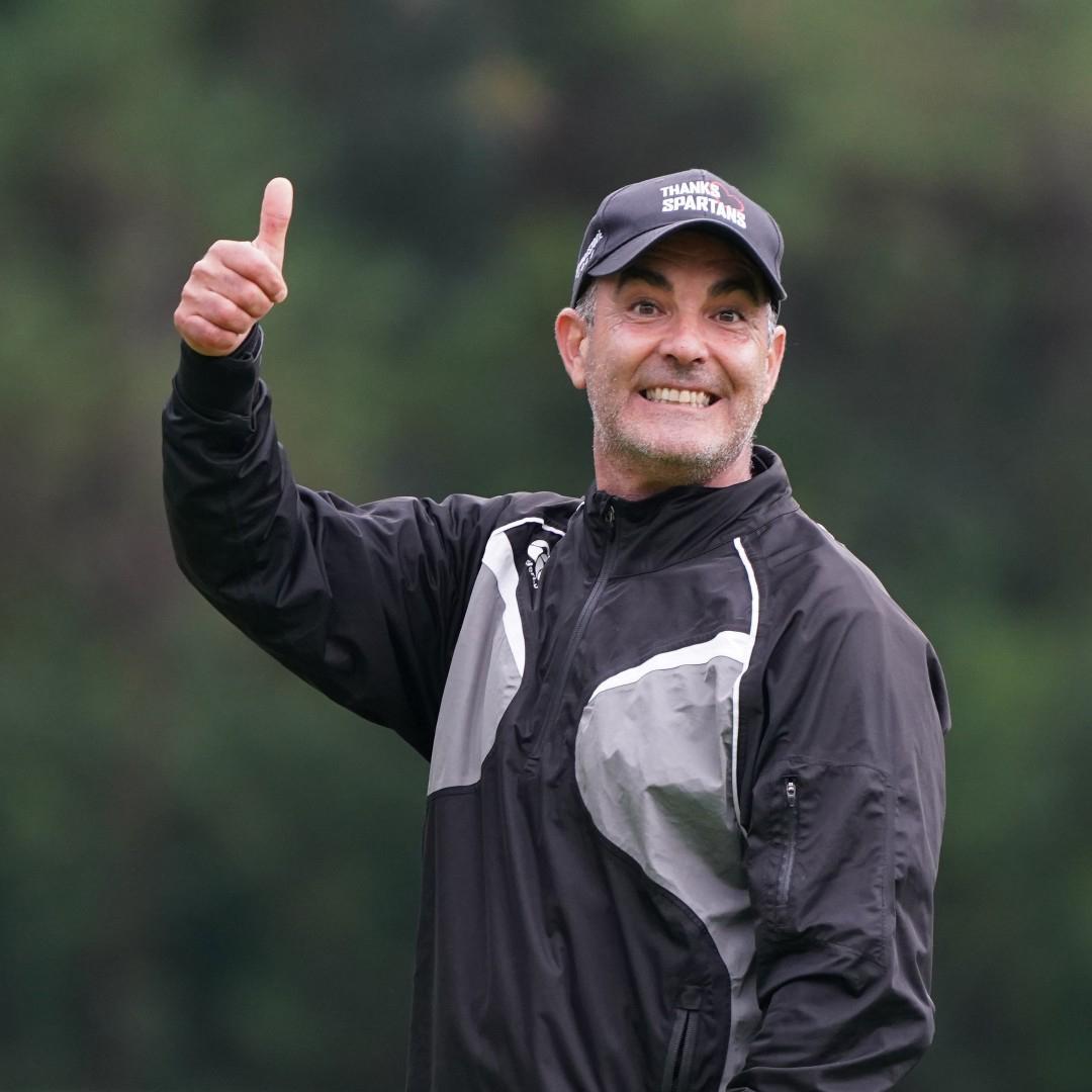 Alegría de Carlos Balmaseda tras confirmar su tarjeta del Legends Tour. Foto: Legends Tour