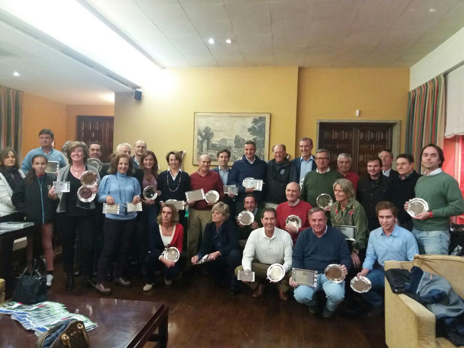 Foto de familia con todos los adultos premiados