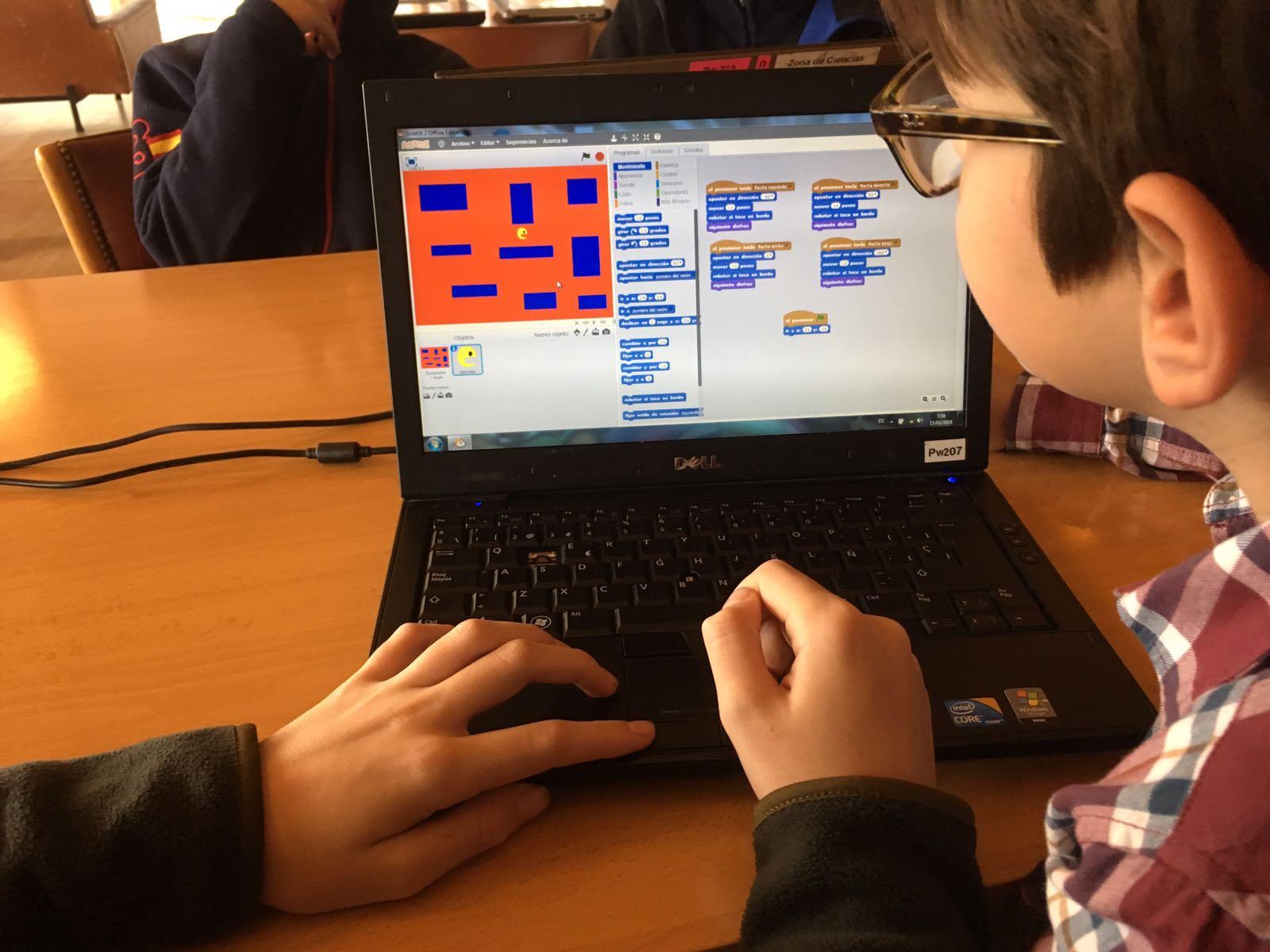 Taller de Programación de videojuegos, apps y drones en el Chalet de Hockey