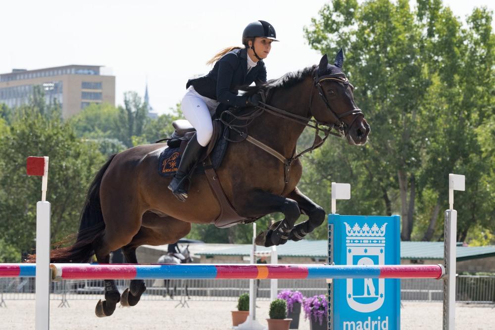 Concurso de saltos en la Pista Social