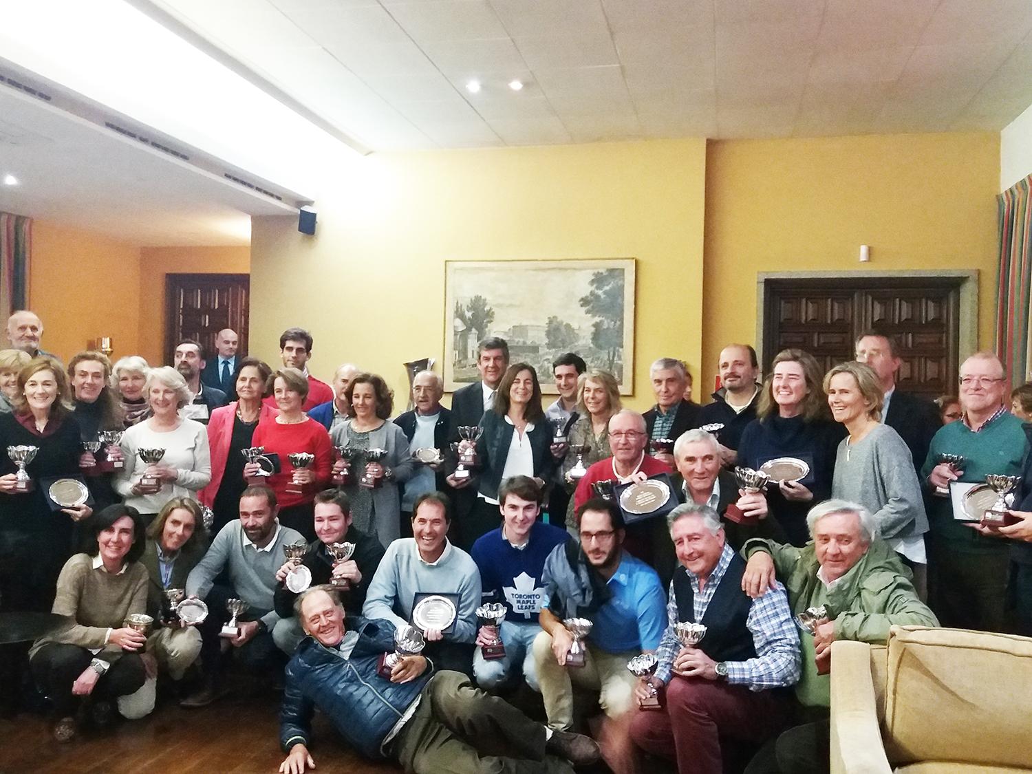 Foto de familia de los premios anuales de golf 2016