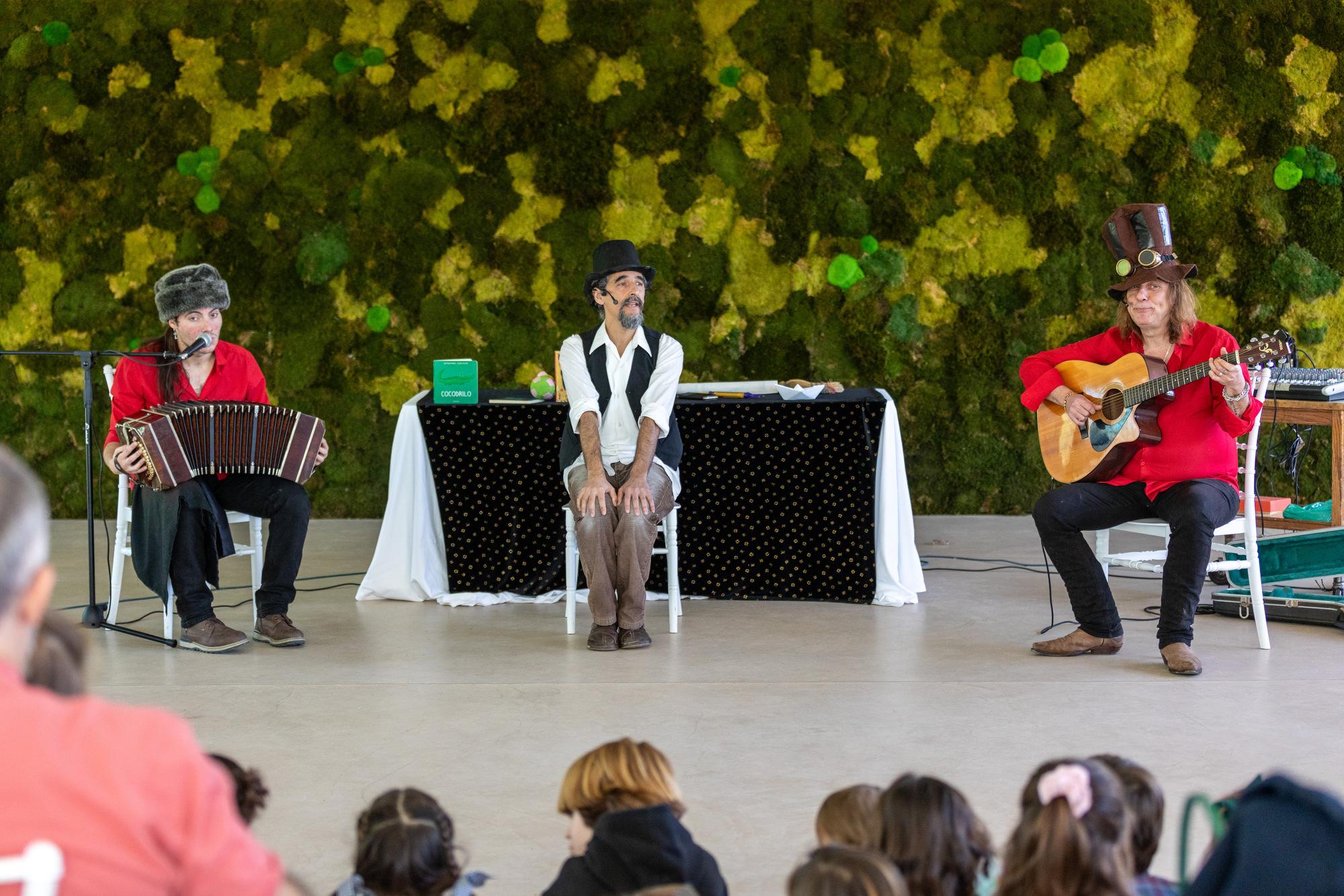 Fotogalería del evento familiar Canticuentos