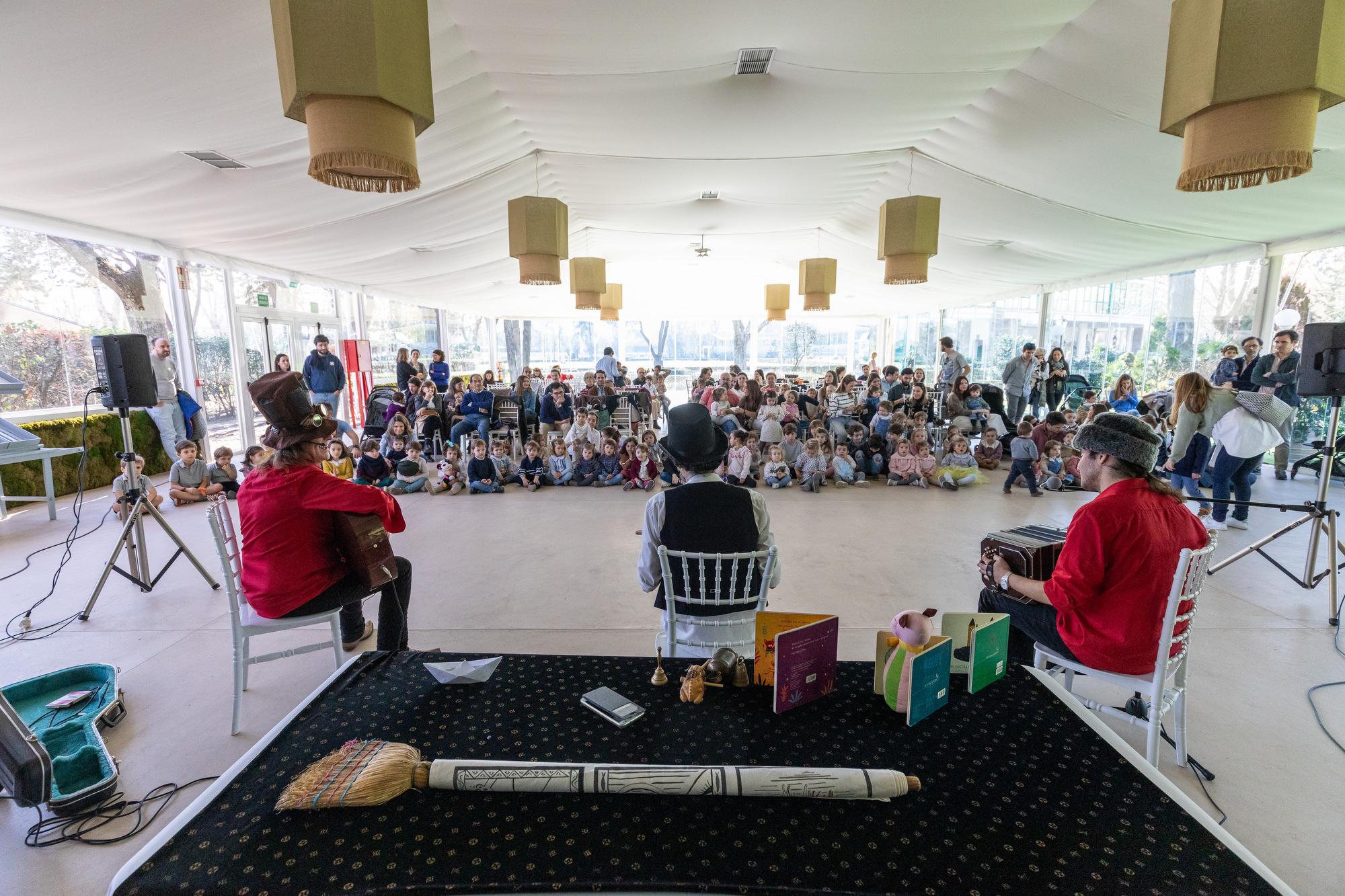 Fotogalería del evento familiar Canticuentos