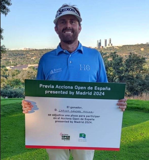 El golfista Carlos Sanchéz, tras su triunfo en el preclasificatorio para el Open de España.