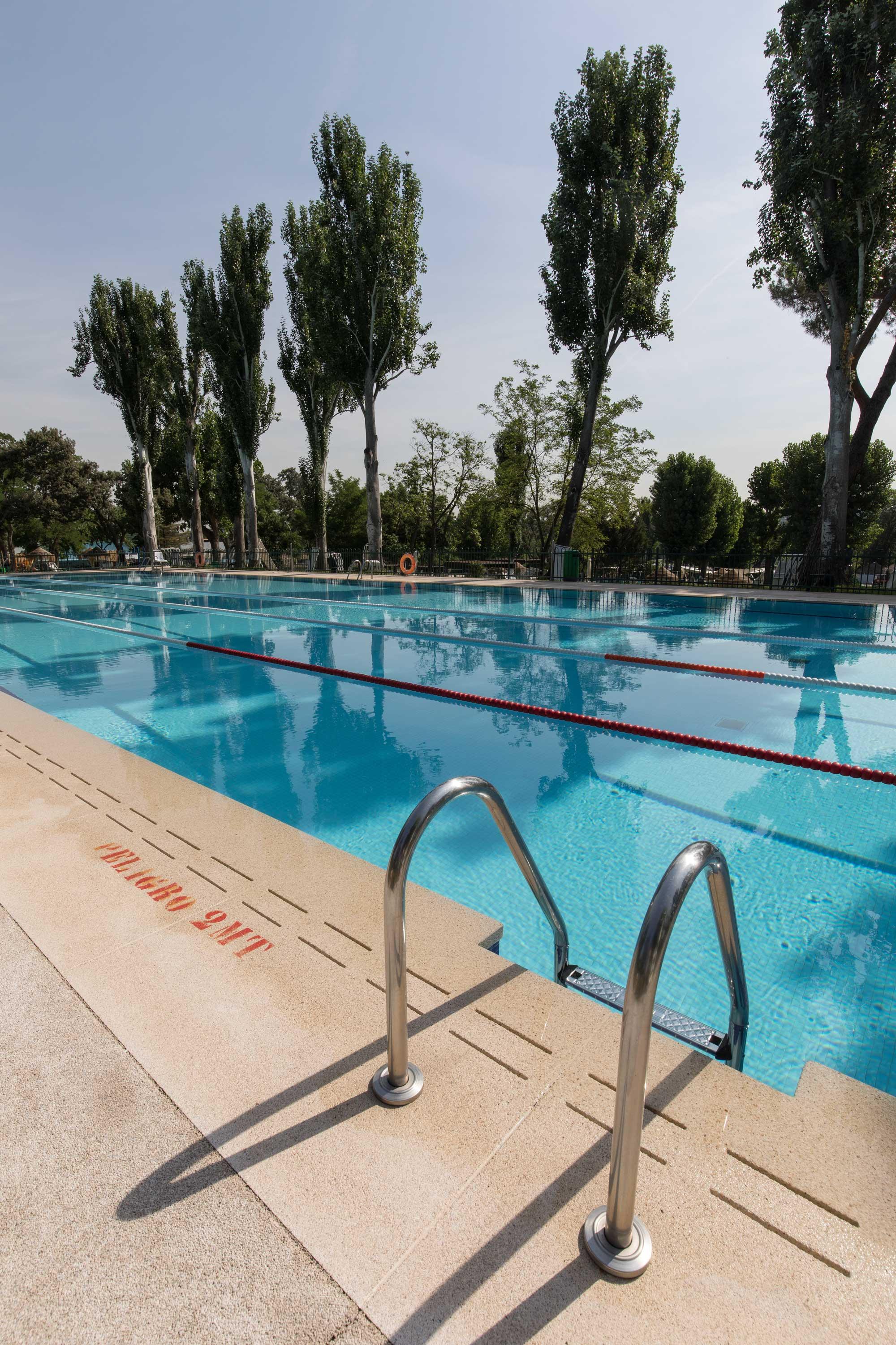 Piscina de aprendizaje del Club de Campo Villa de Madrid. Foto: Miguel Ángel Ros / CCVM