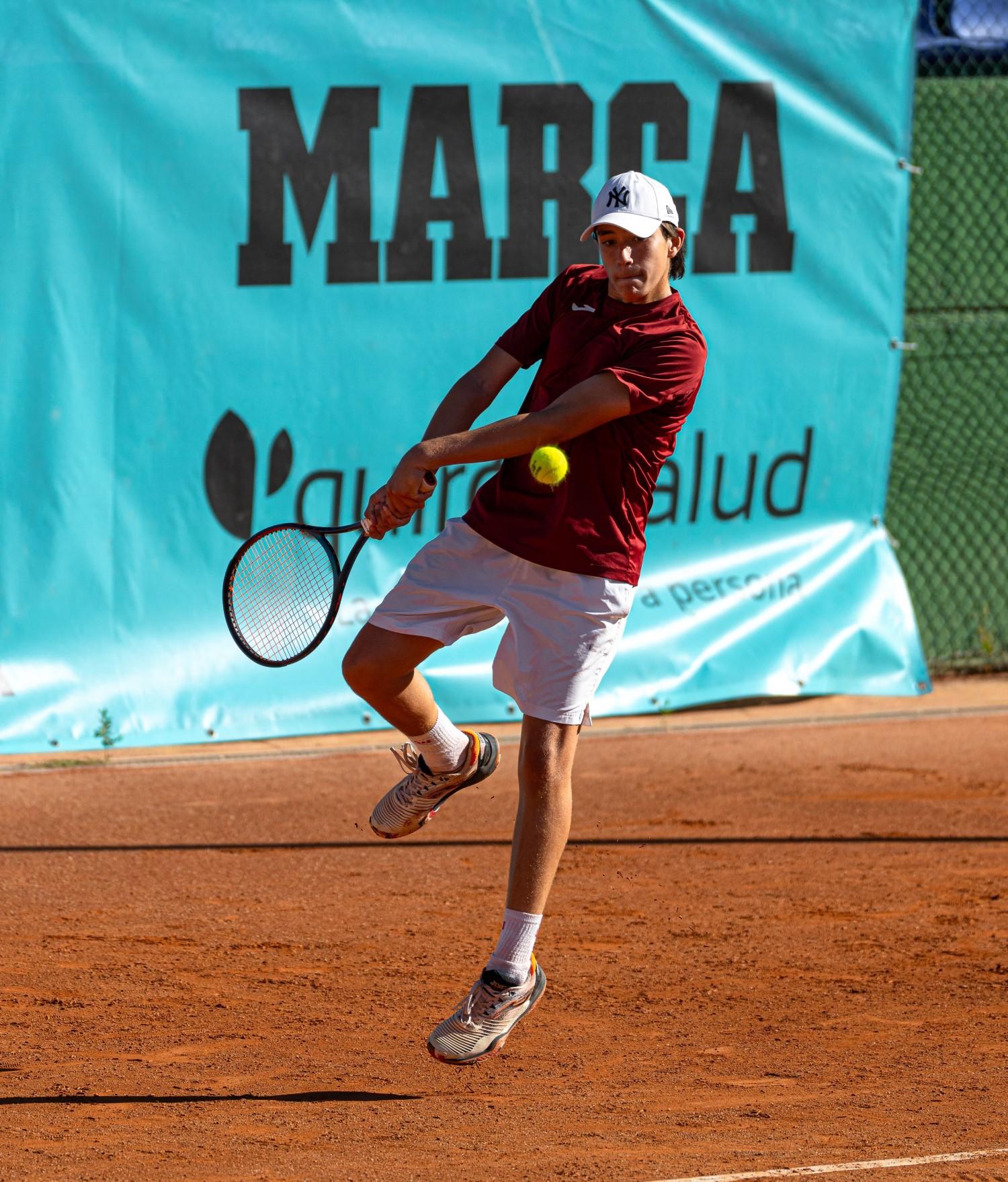 Revés del campeón, Alejandro Hernández.