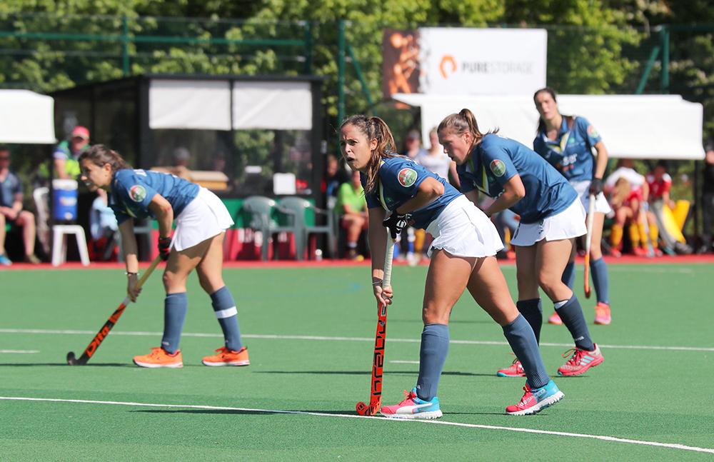 Rocío Gutiérrez, Marta Zorita, Rebecca Grote y Rochy Sánchez se preparan para un penalti córner. Foto: Stefan Deems