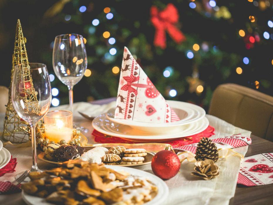 Imagen de una cena preparada para el menú de Navidad y Año Nuevo.