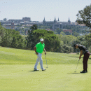 Jugadores de golf en el Club de Campo Villa de Madrid.
